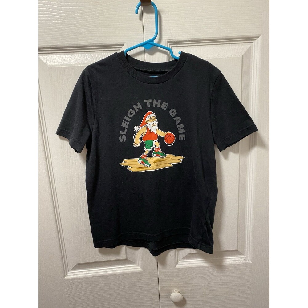 Under Armour Boys Size XS Short Sleeve Cotton Holiday Santa Basketball T Shirt